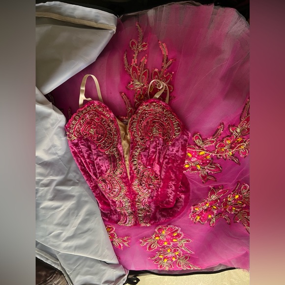 Pink pancake tutu. - Picture 1 of 6